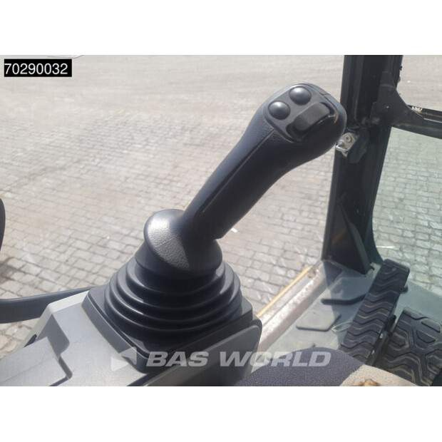 2018 Caterpillar 325FL-41806395