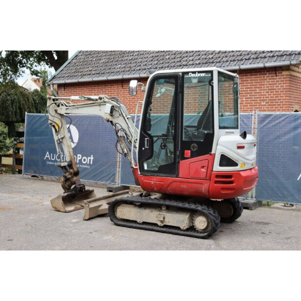 2017 TAKEUCHI TB230-41807580