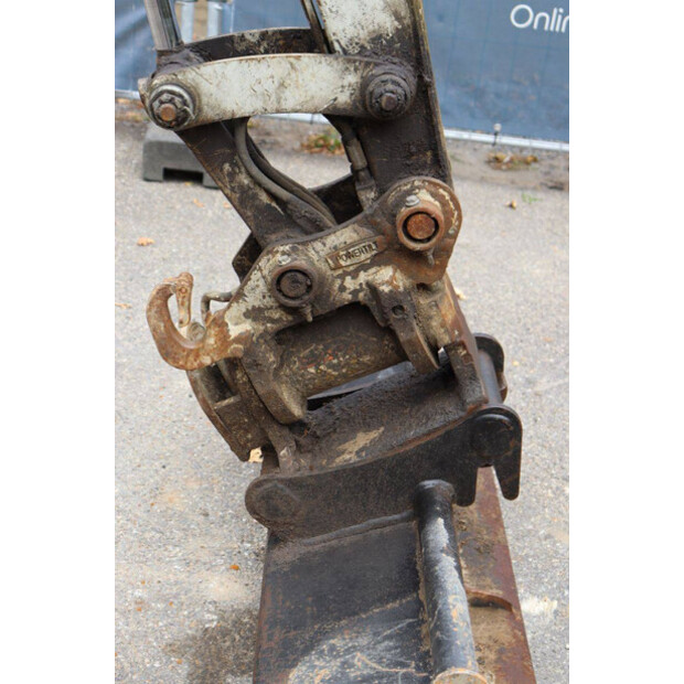 2017 TAKEUCHI TB230-41807595