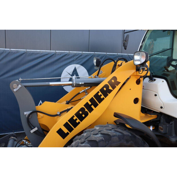 2021 ليبهير L508C-41808675