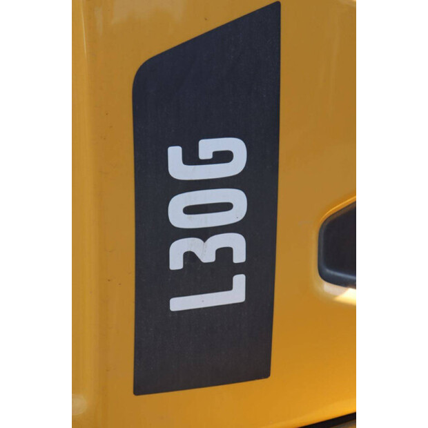 2021 فولفو L30G-41808732