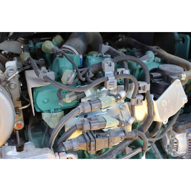 2021 فولفو L30G-41808737
