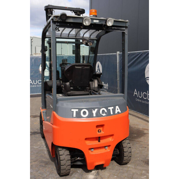 2015 Toyota 8FBMKT25-41809410