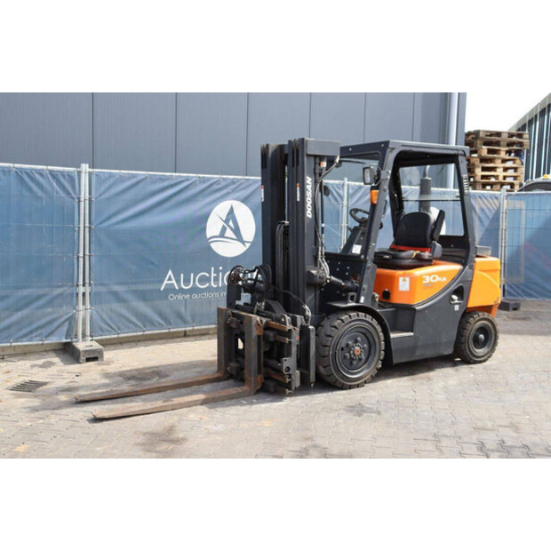 2020 Doosan D30GP-41809511
