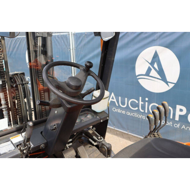 2020 Doosan D30GP-41809526