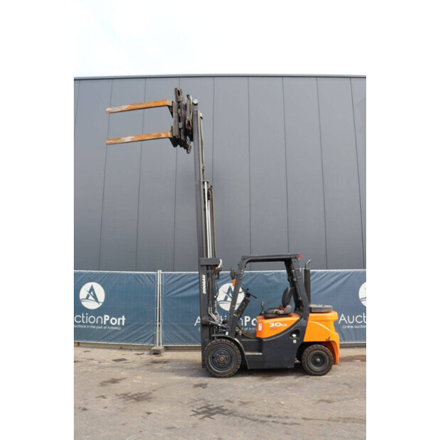 2020 Doosan D30GP-41809534