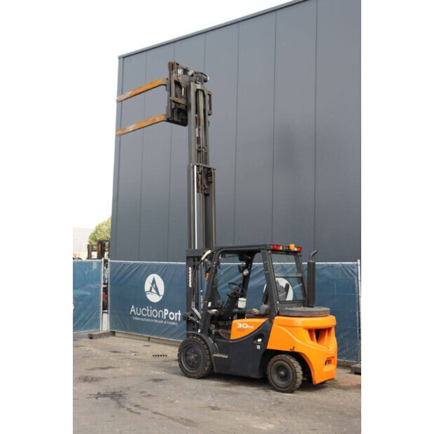 2020 Doosan D30GP-41809535