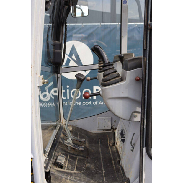 2011 نيوسون 1404-41809818