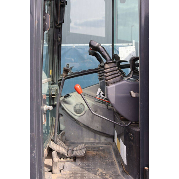 2020 يوروكوماتش ES28.2ZT-41810040