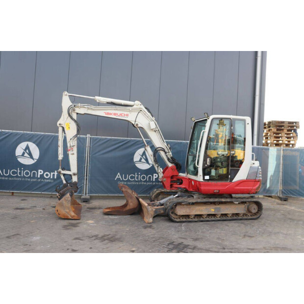 2017 TAKEUCHI TB250-41810268