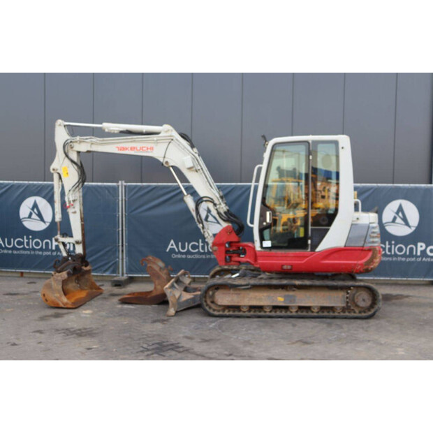 2017 TAKEUCHI TB250-41810269