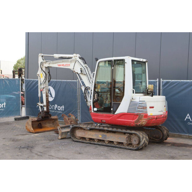 2017 TAKEUCHI TB250-41810270