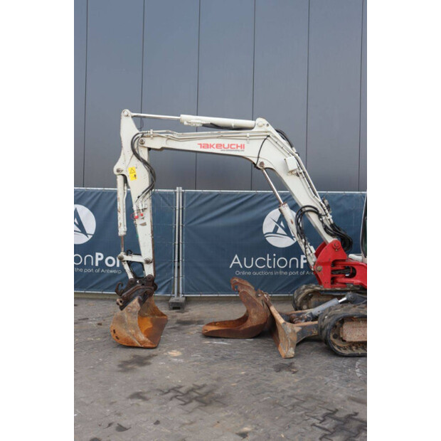 2017 TAKEUCHI TB250-41810277