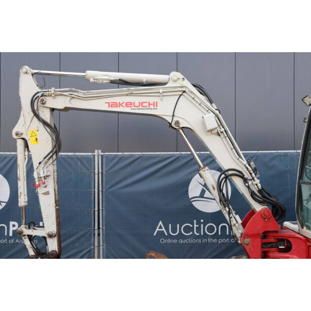 2017 TAKEUCHI TB250-41810279