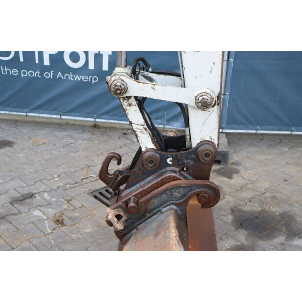 2017 TAKEUCHI TB250-41810285