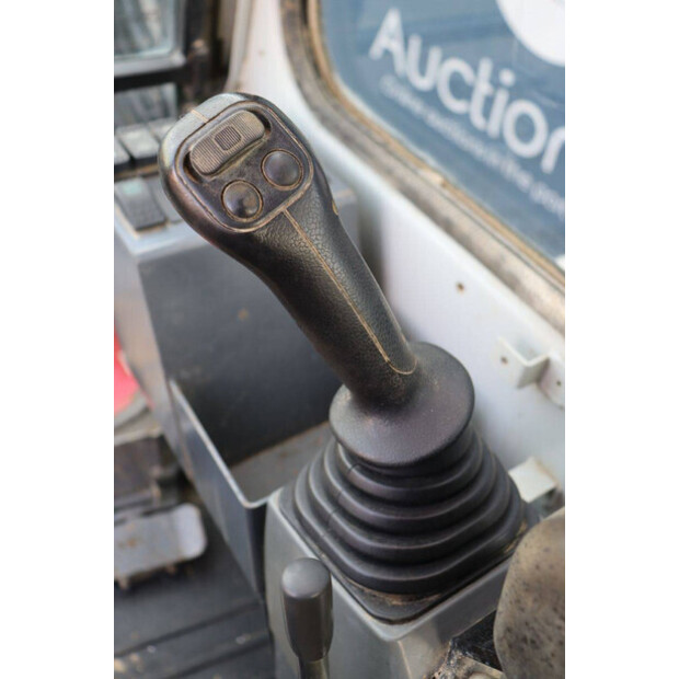 2017 TAKEUCHI TB250-41810301