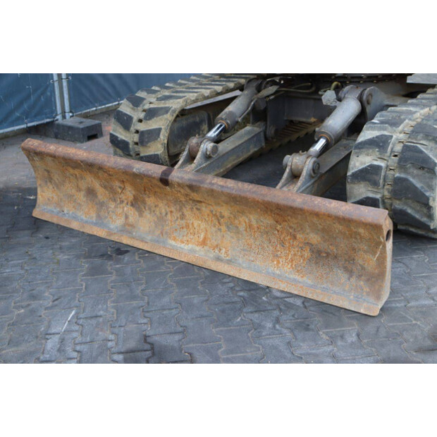1999 بيلجوب 233-41810326