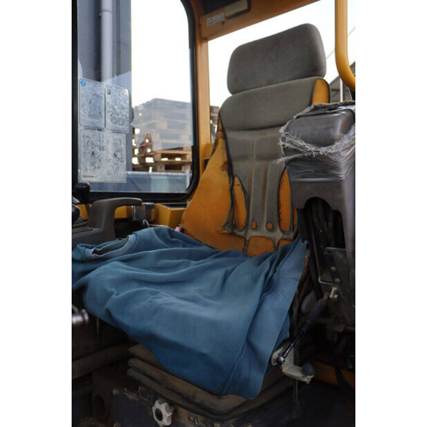 1999 بيلجوب 233-41810342