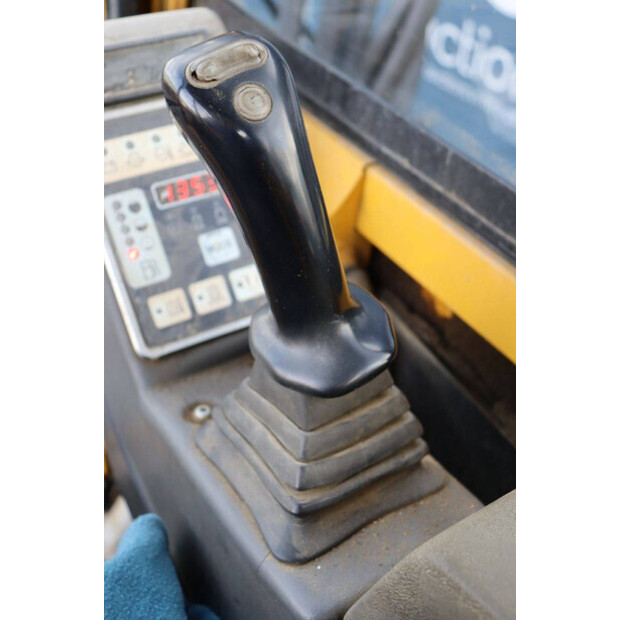1999 بيلجوب 233-41810345