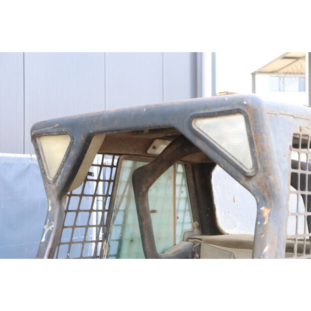 2000 BOBCAT 753-41810700