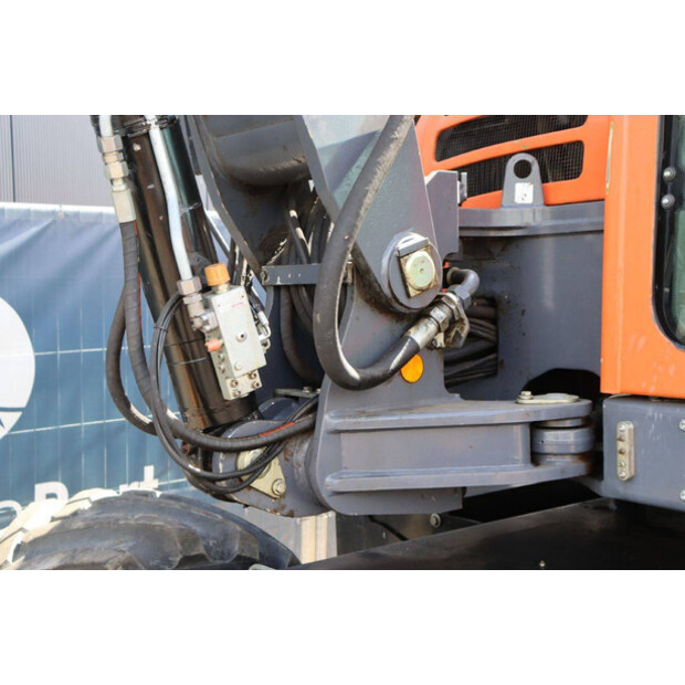 2017 SCHAEFF TW110-41810977