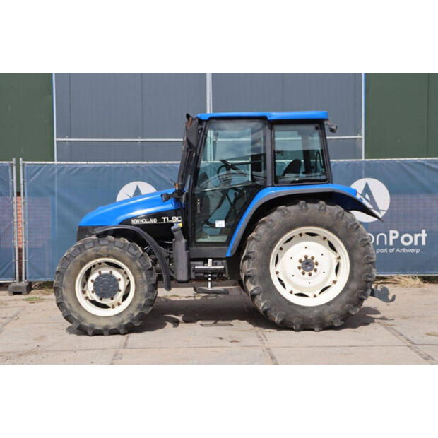 2001 New Holland TL90-41811400