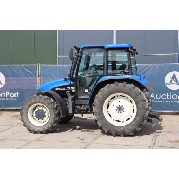 2001 New Holland TL90-41811401