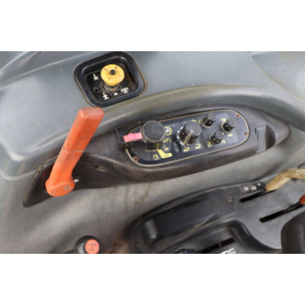 2001 New Holland TL90-41811445