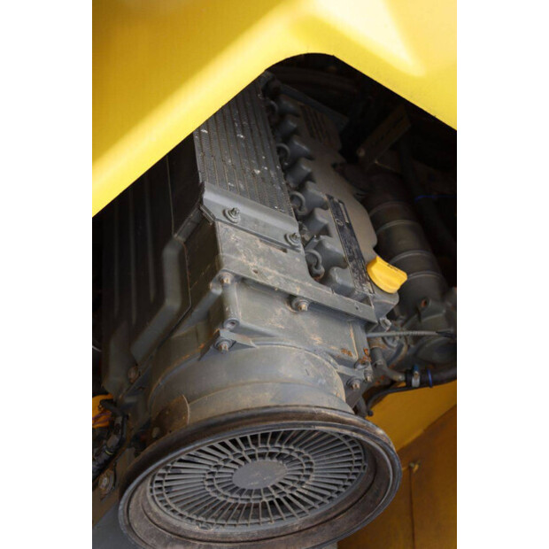 2004 BOMAG CC222HF-41811566