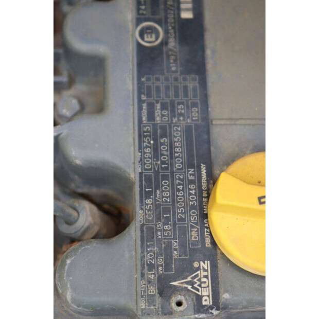 2004 BOMAG CC222HF-41811567