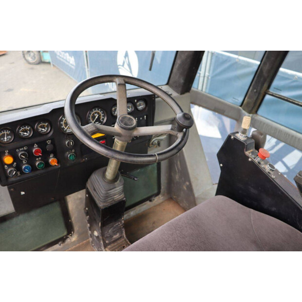 2004 BOMAG CC222HF-41811572