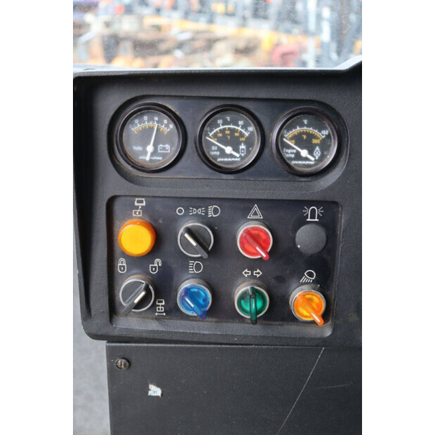 2004 BOMAG CC222HF-41811577