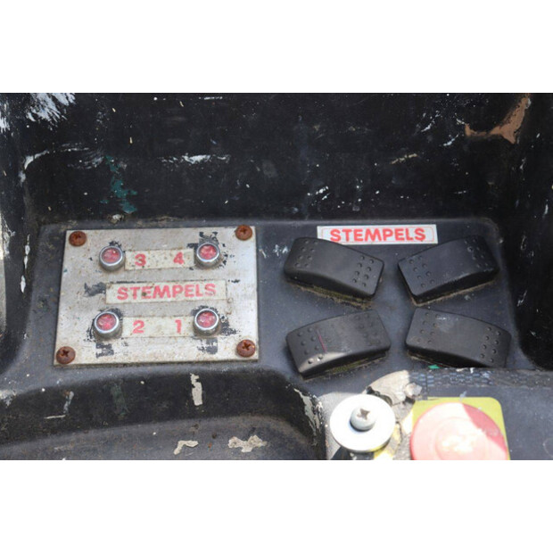 2006 NIFTY 210SD-41812524