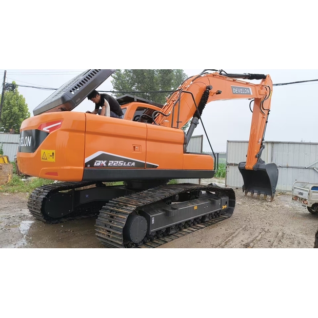 2024 Doosan DX225-41827625