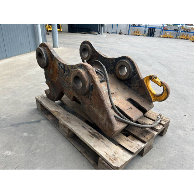2016 Caterpillar 352F-41831676