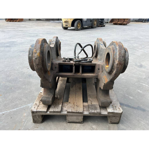 2016 Caterpillar 352F-41831679