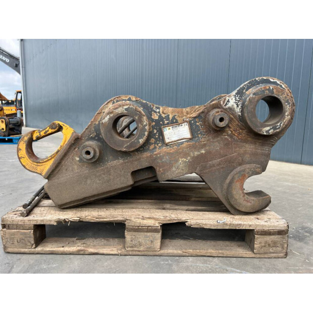 2016 Caterpillar 352F-41831681