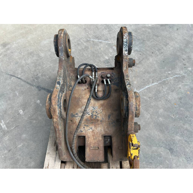 2016 Caterpillar 352F-41831687