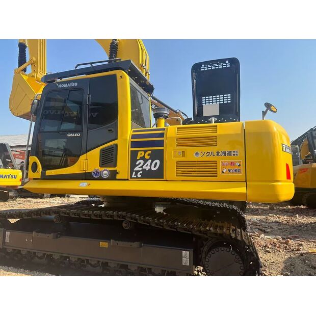 2023 Komatsu PC240-41835047