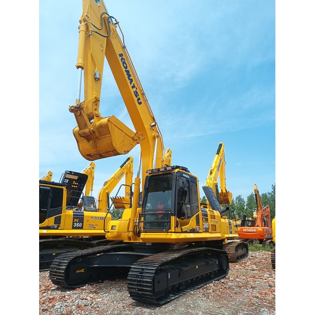 2023 Komatsu PC240-41835108