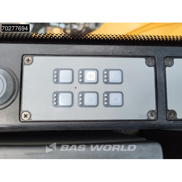 2014 ليبهير R946 S HD-41855131
