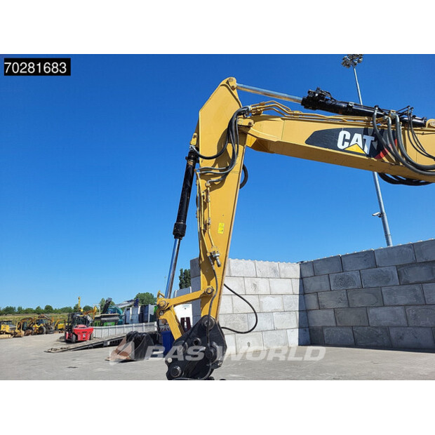 2018 Caterpillar 325FL-41856035