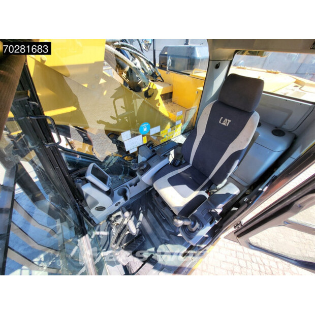 2018 Caterpillar 325FL-41856064
