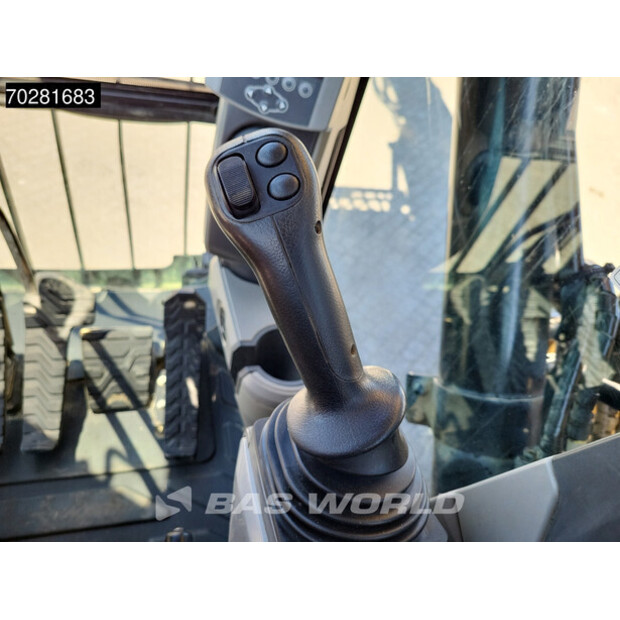 2018 Caterpillar 325FL-41856071