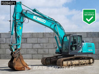 صورة ل حفارات مجنزرة 2015 كوبيلكو SK210LC-10