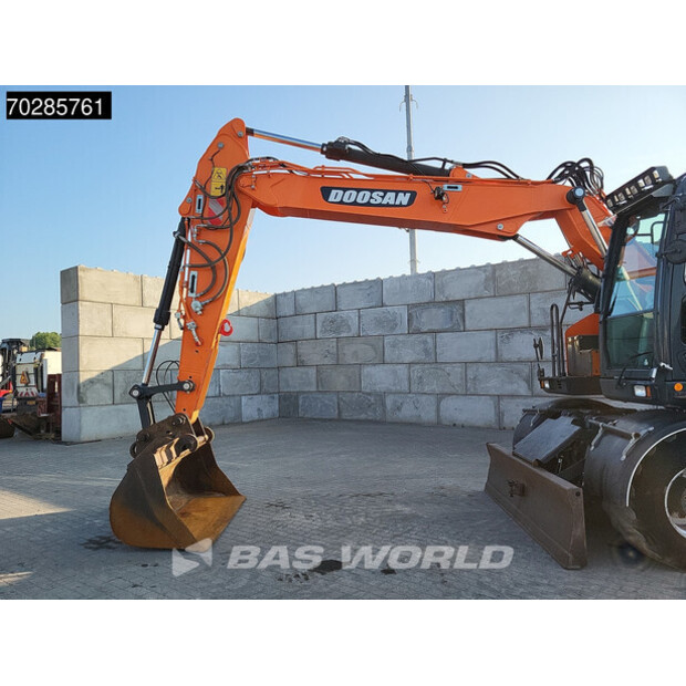 2017 Doosan DX165W-5-41858197