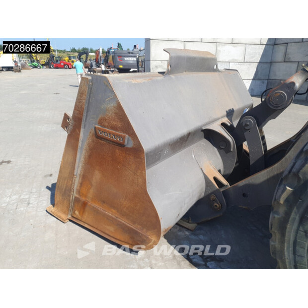 2015 فولفو L120H-41858249