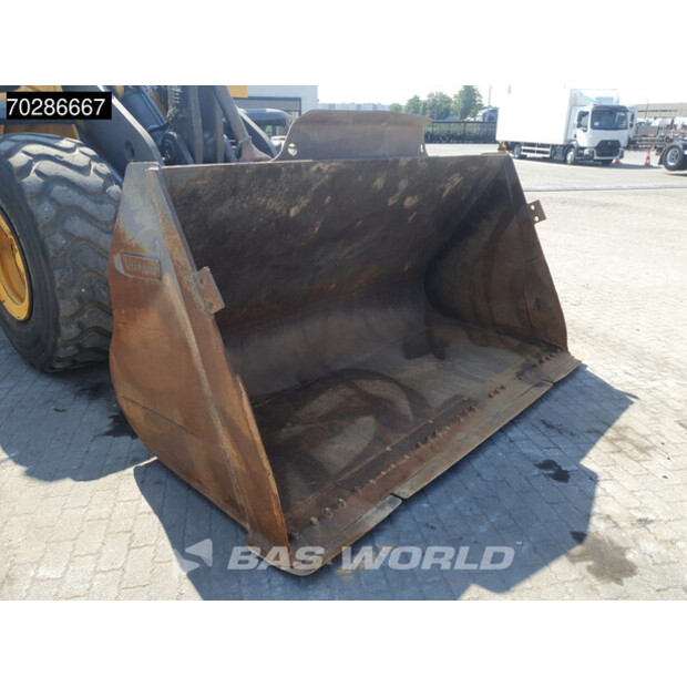 2015 فولفو L120H-41858250