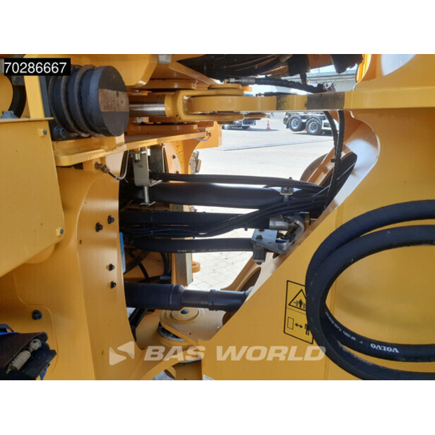 2015 فولفو L120H-41858262