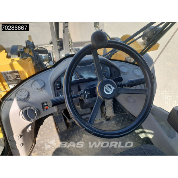 2015 فولفو L120H-41858266